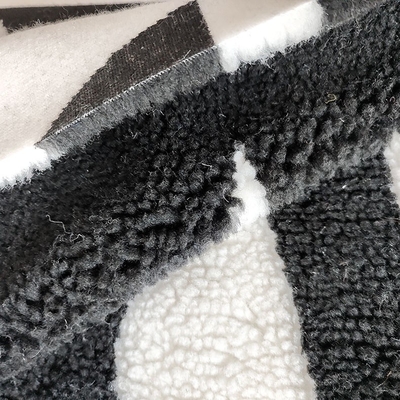 650gsm 100%ポリエステルは柔らかいSherpa染まるジャケットのハンドバッグ ヤーンのための生地を羊を刈る