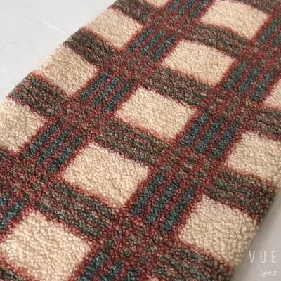 188F Pillowslipの家の織物のプルオーバーのための単一の側面のブラウンSherpaの生地100%のポリエステル