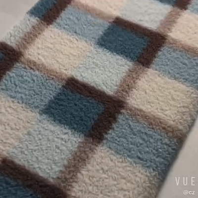冬の暖かいコートのカーペットの寝具の緑のSherpaの生地300gsm 150D