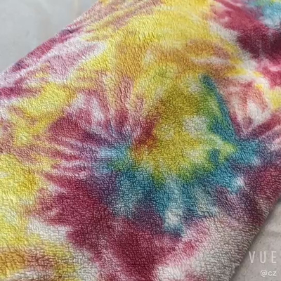 タイによって虹の衣服の柔らかいSherpaの染められる生地240gsm 150D