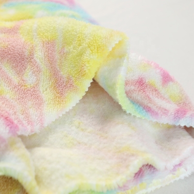 タイによって虹の衣服の柔らかいSherpaの染められる生地240gsm 150D