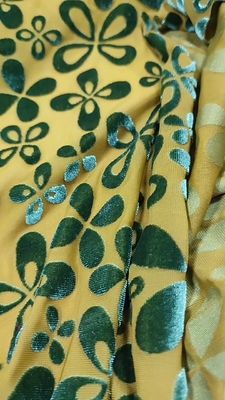 花模様の女性服のスカーフのための韓国のビロードの生地140gsm